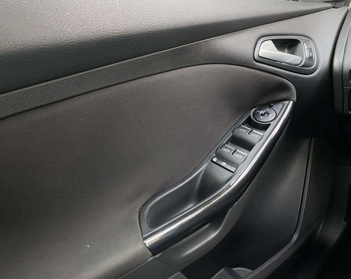 ford-focus-sw-2016-gasolina-998cc