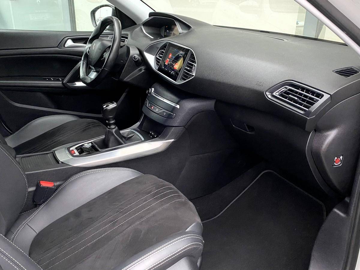 peugeot-308-sw-2021-diesel-1499cc
