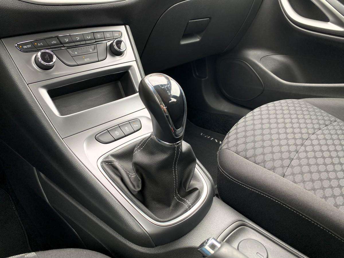 opel-astra-sport-tourer-2019-diesel-1598cc