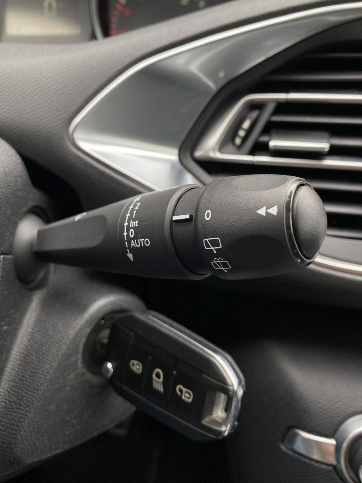 peugeot-308-sw-2015-diesel-1560cc