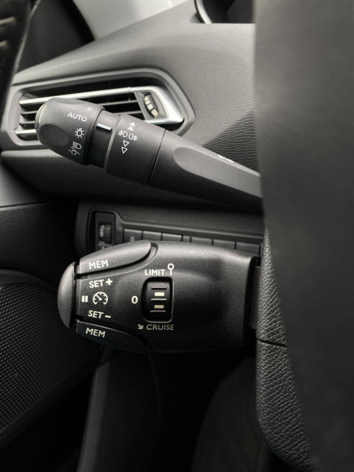 peugeot-308-sw-2015-diesel-1560cc