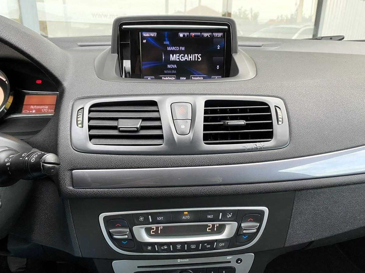renault-megane-sport-tourer-2015-diesel-1461cc
