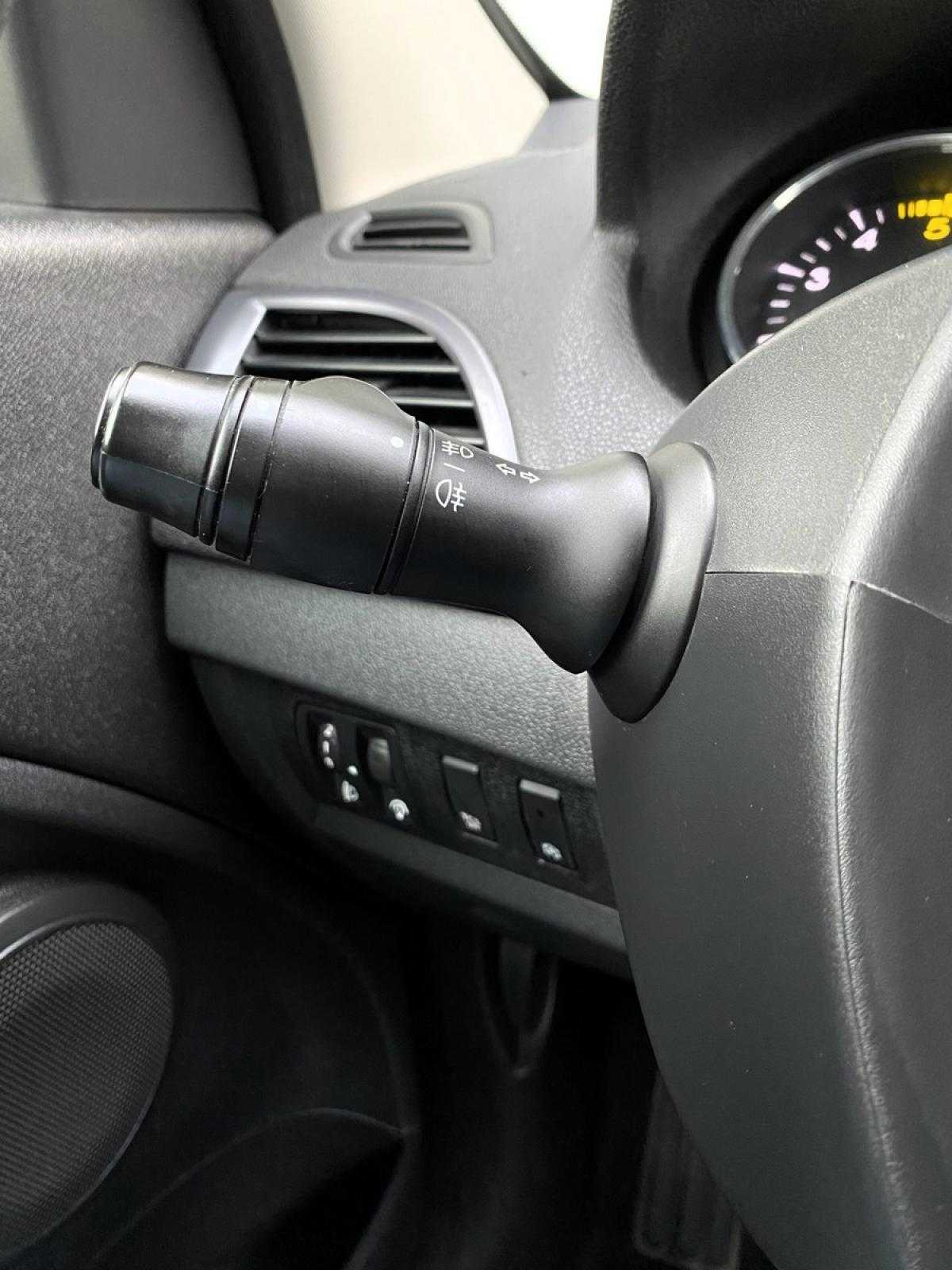 renault-megane-sport-tourer-2015-diesel-1461cc