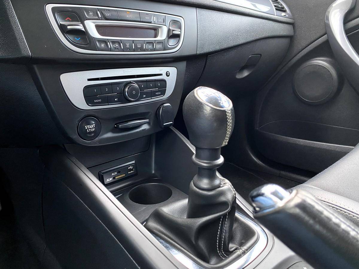 renault-megane-sport-tourer-2015-diesel-1461cc