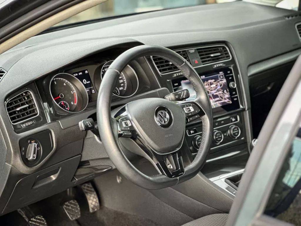 volkswagen-golf-2019-diesel-1598cc
