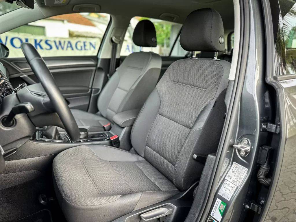 volkswagen-golf-2019-diesel-1598cc