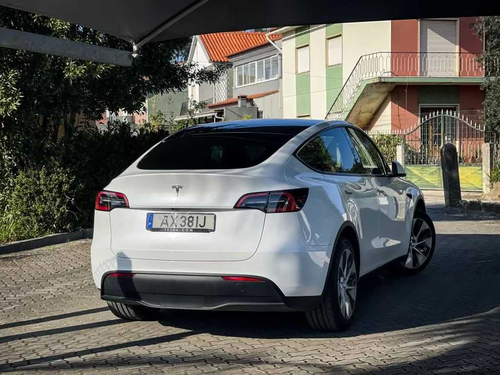 tesla-model-y-2023-eletrico-200cc