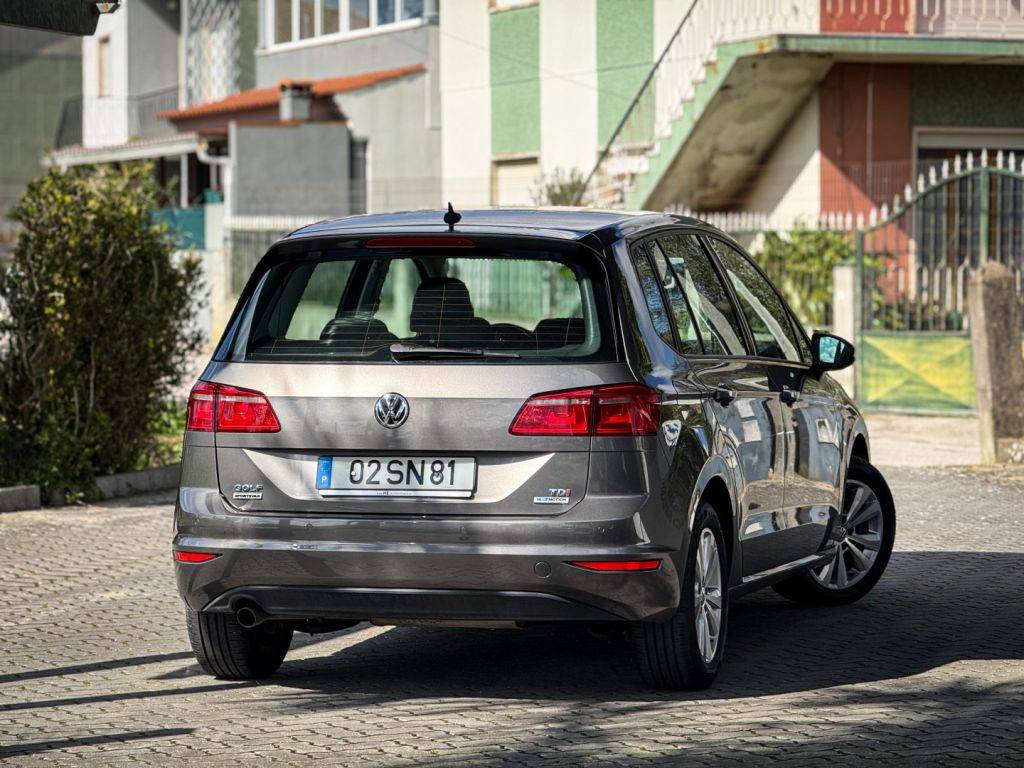 volkswagen-golf-sportsvan-2017-diesel-1598cc
