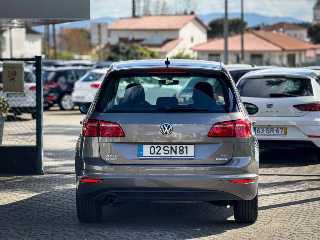 volkswagen-golf-sportsvan-2017-diesel-1598cc