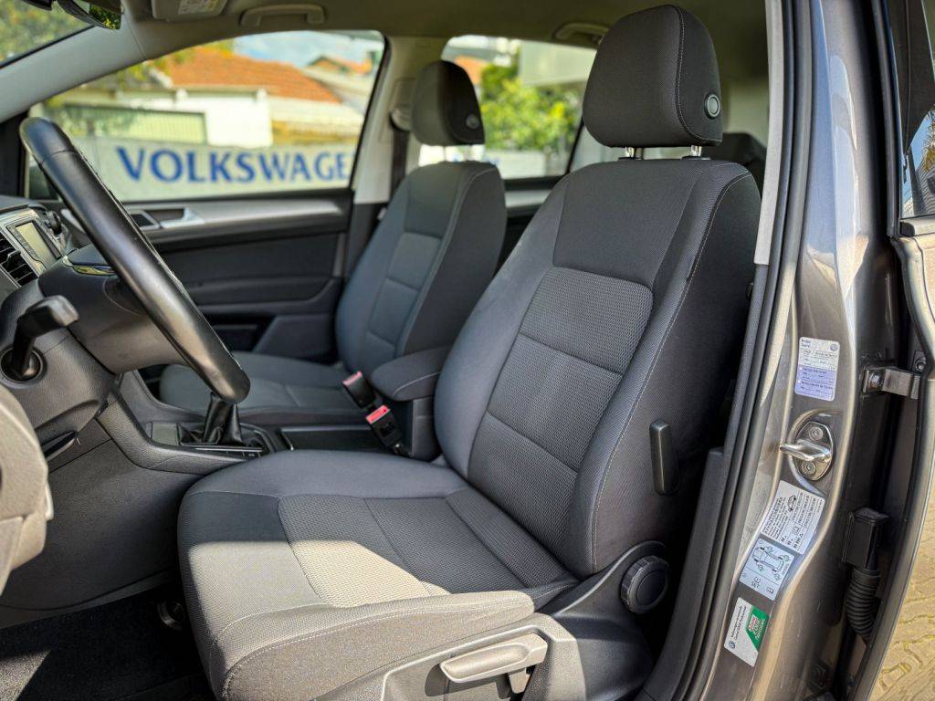volkswagen-golf-sportsvan-2017-diesel-1598cc