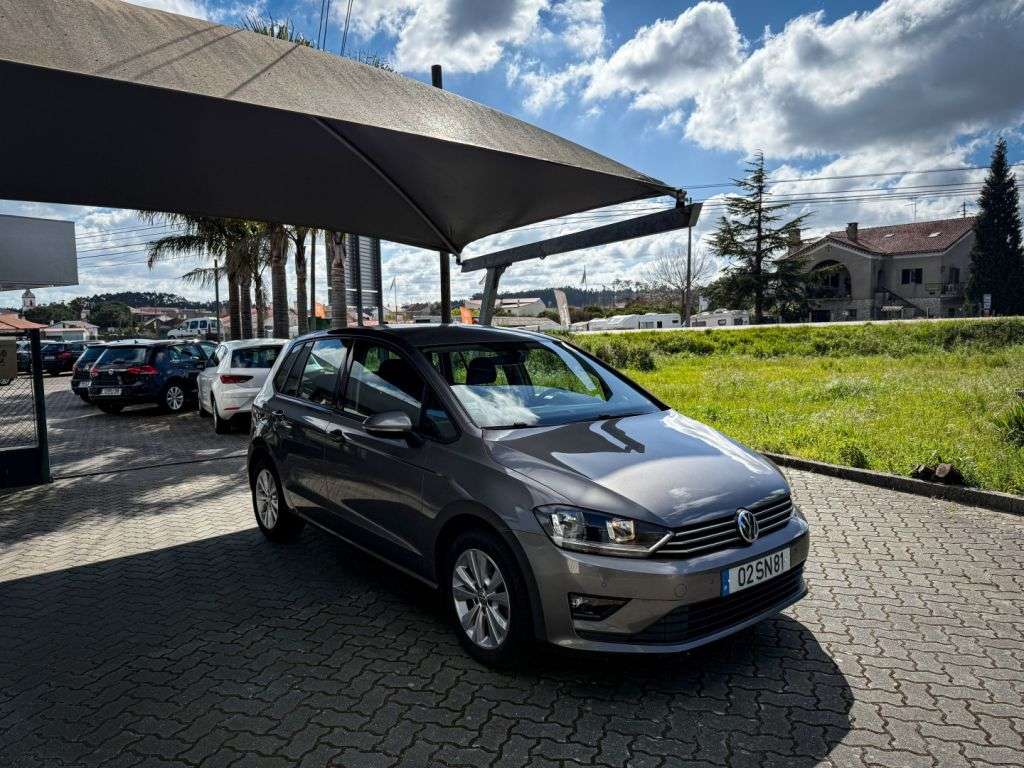 volkswagen-golf-sportsvan-2017-diesel-1598cc