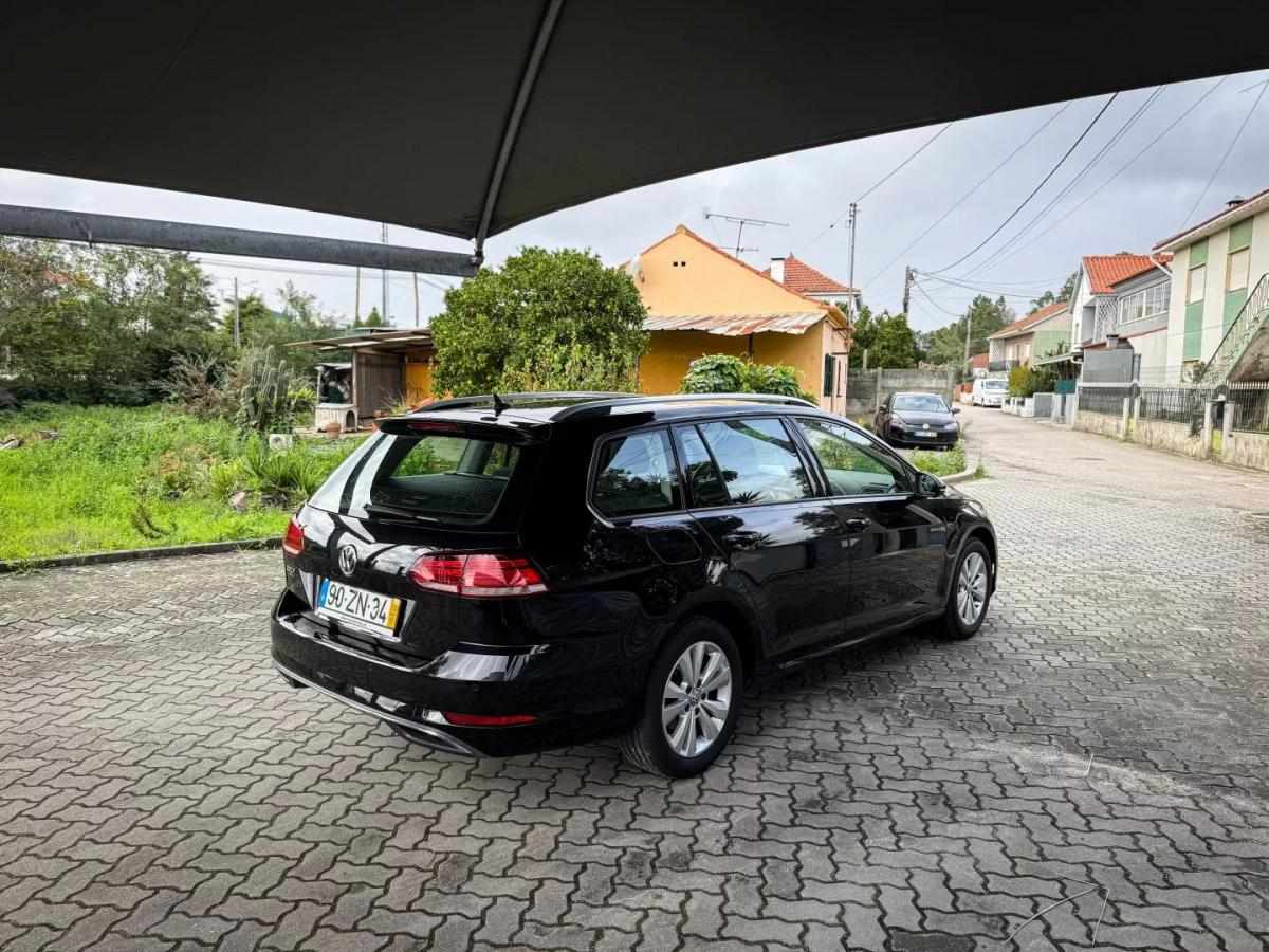 volkswagen-golf-variant-2019-diesel-1598cc