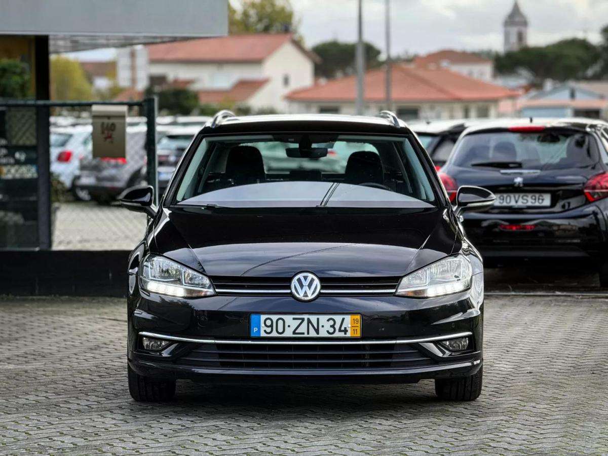 volkswagen-golf-variant-2019-diesel-1598cc