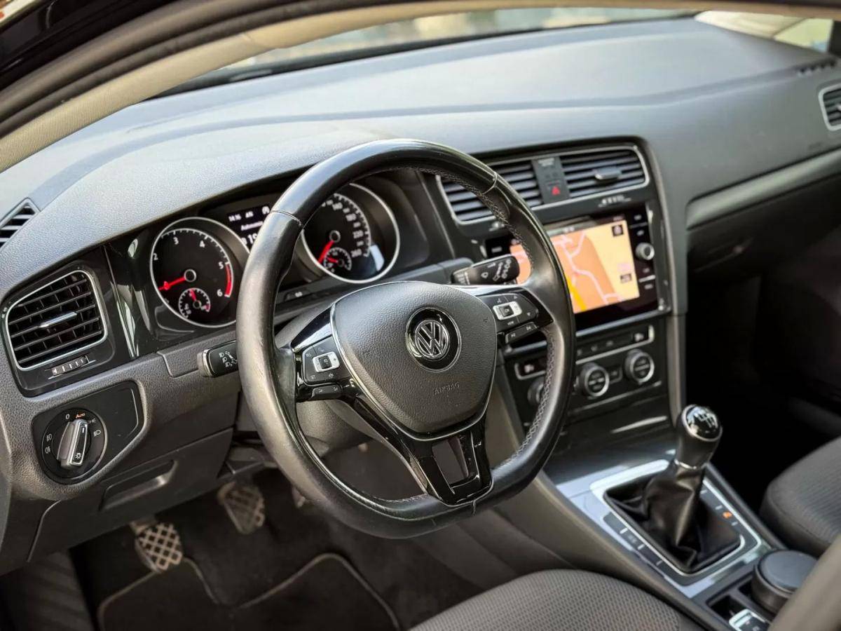volkswagen-golf-variant-2019-diesel-1598cc