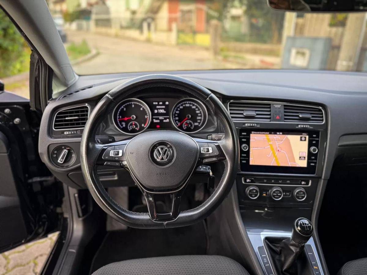 volkswagen-golf-variant-2019-diesel-1598cc