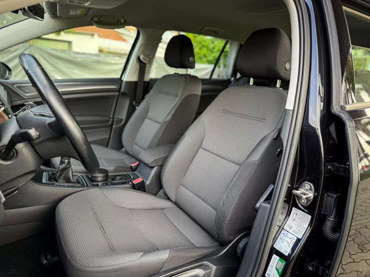 volkswagen-golf-variant-2019-diesel-1598cc