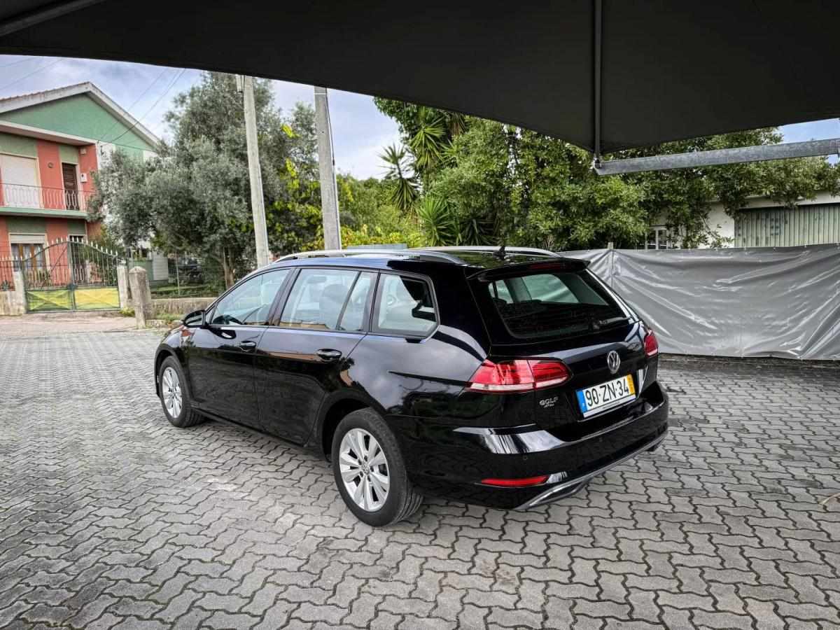 volkswagen-golf-variant-2019-diesel-1598cc