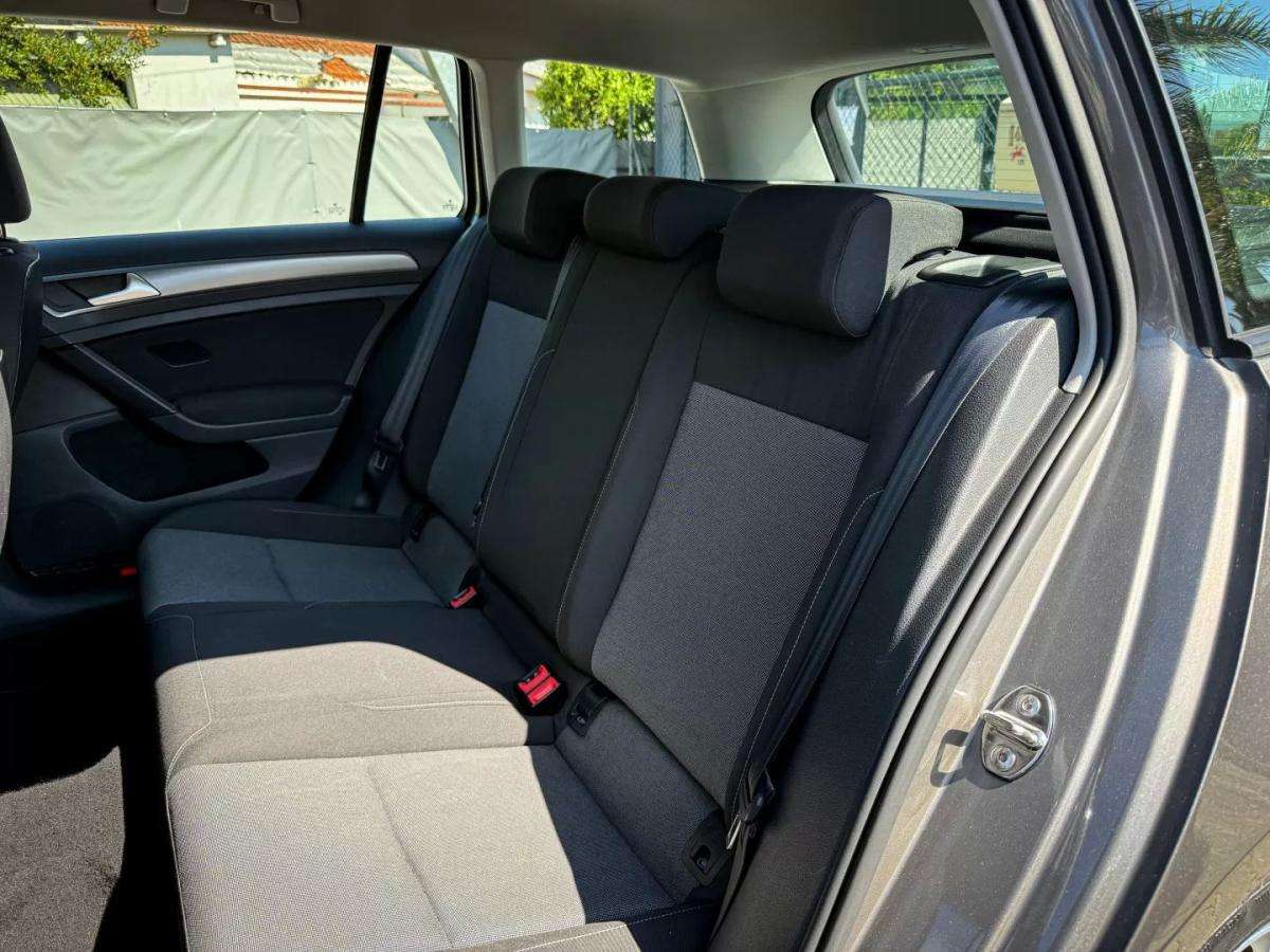volkswagen-golf-variant-2014-diesel-1598cc