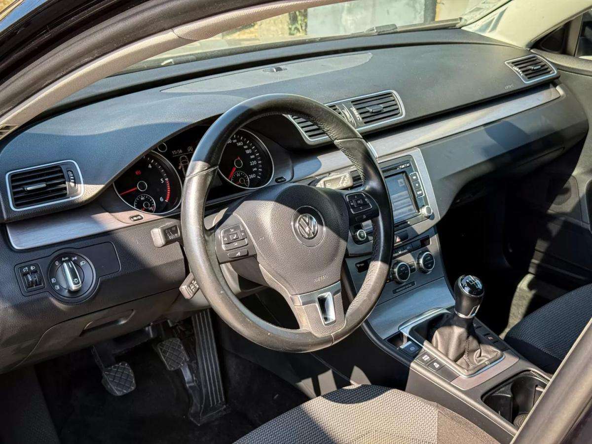 volkswagen-passat-variant-2014-diesel-1598cc