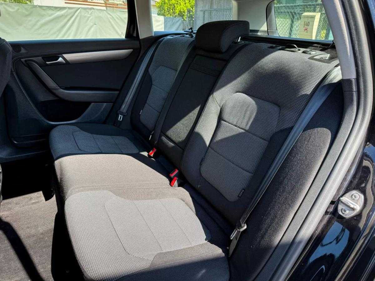 volkswagen-passat-variant-2014-diesel-1598cc