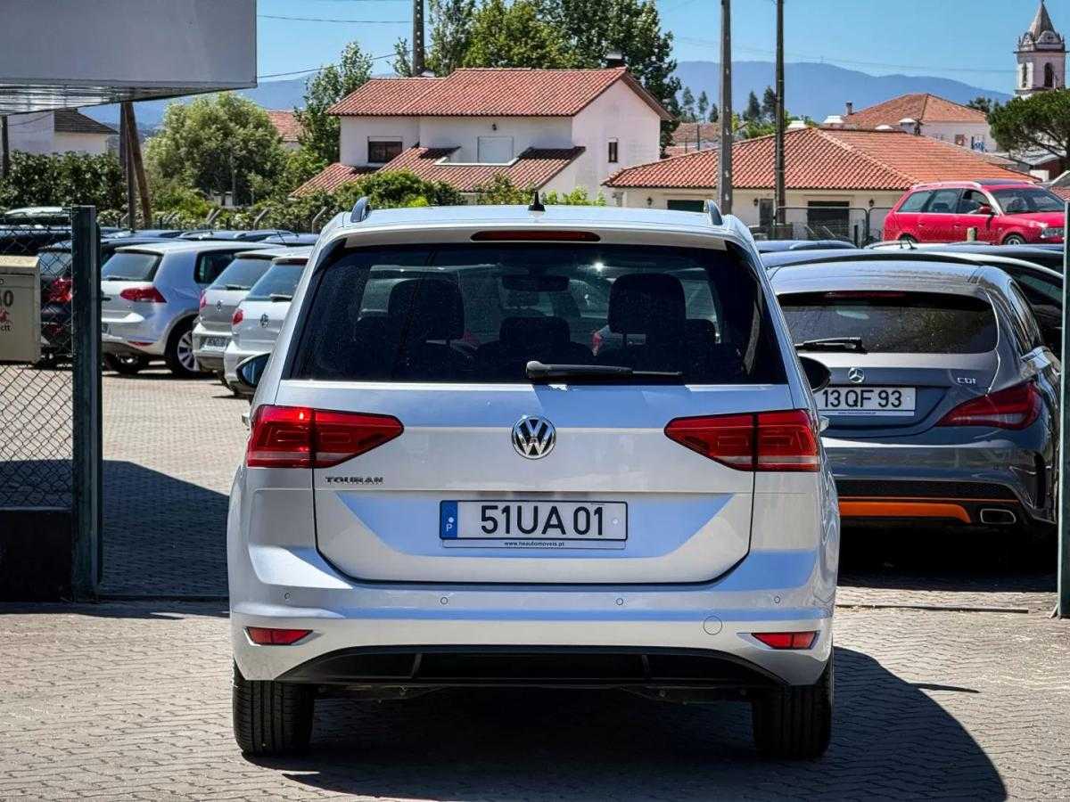 volkswagen-touran-2017-diesel-1598cc