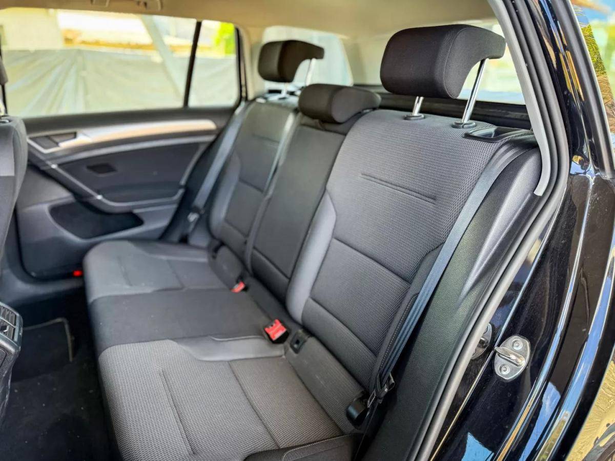 volkswagen-golf-variant-2015-diesel-1598cc
