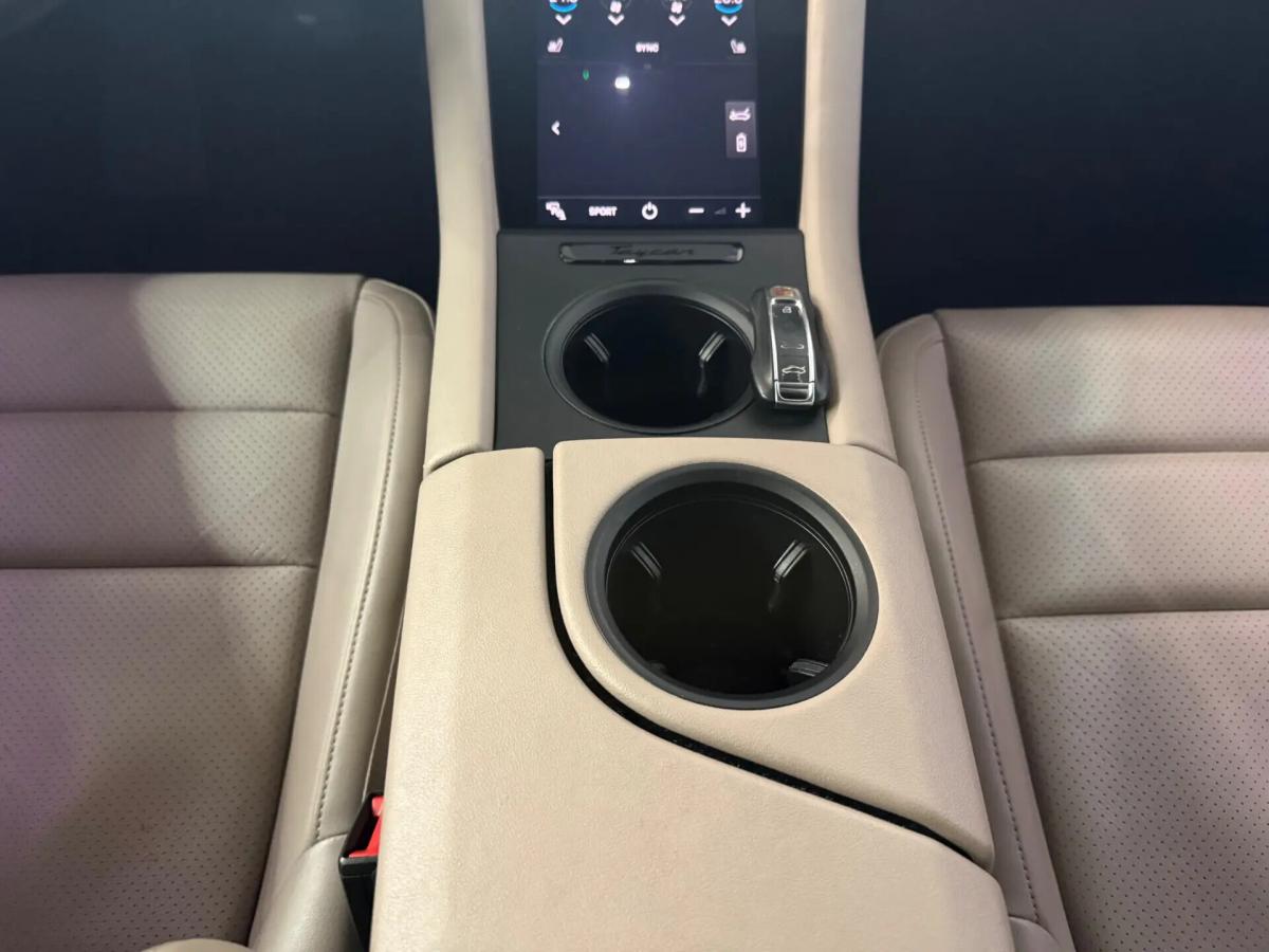 porsche-taycan-2021-eletrico-0cc