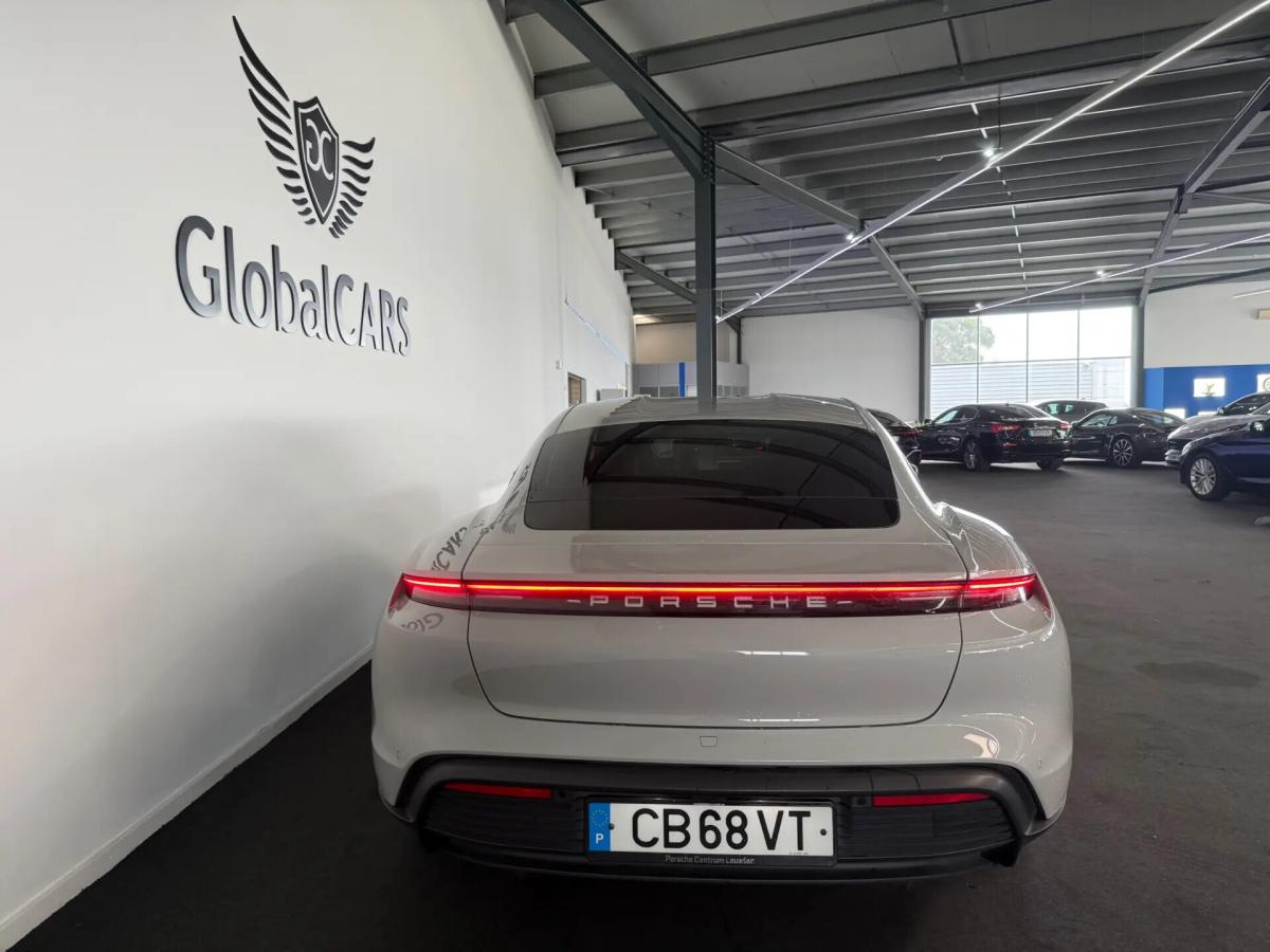 porsche-taycan-2021-eletrico-0cc