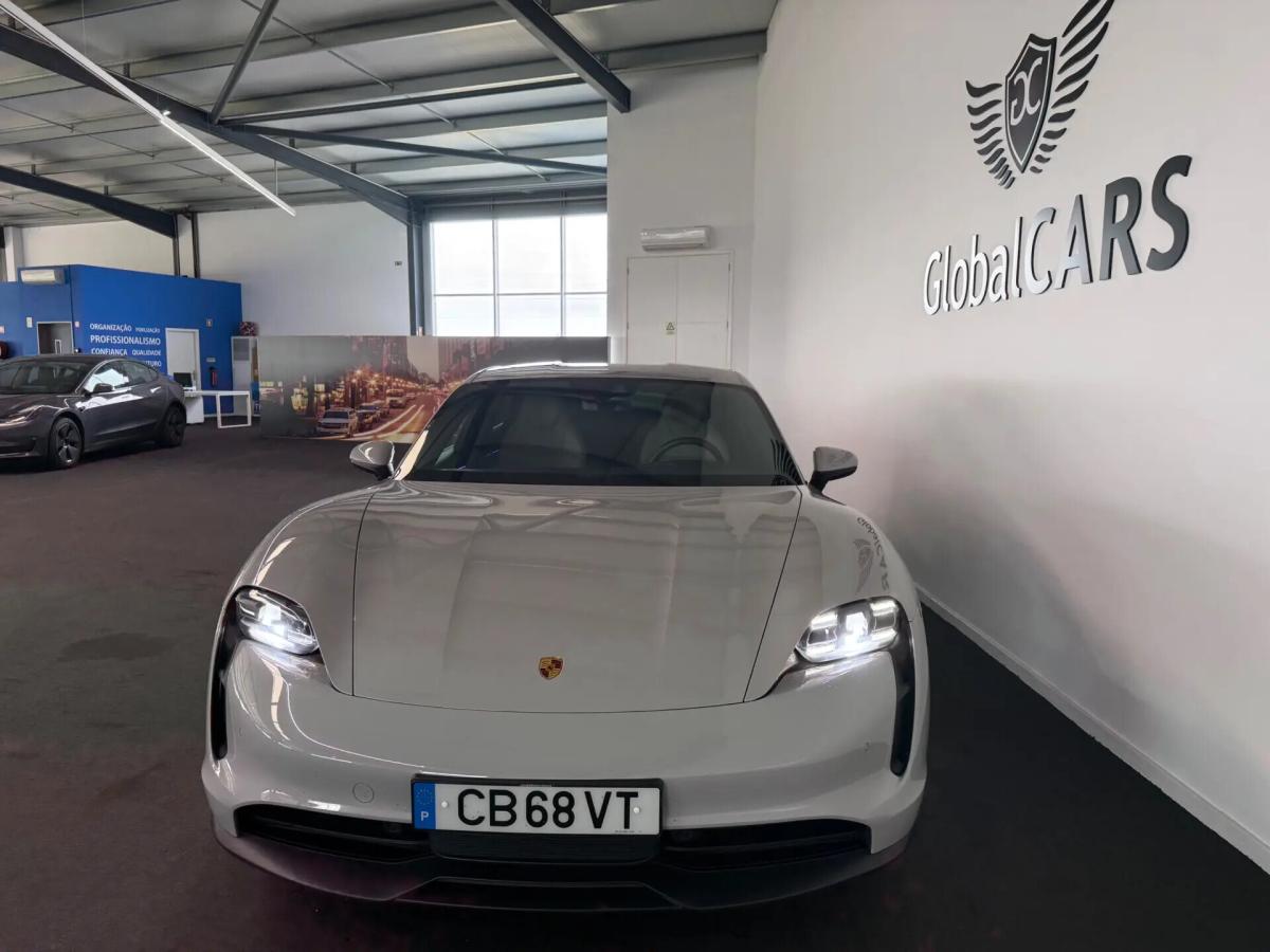 porsche-taycan-2021-eletrico-0cc