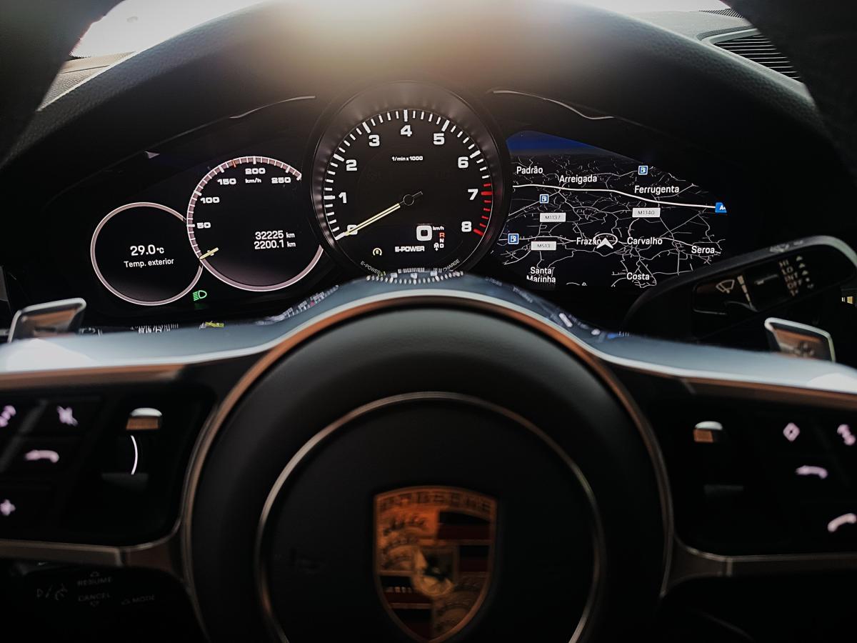 porsche-cayenne-2023-hibrido-a-gasolina-2995cc