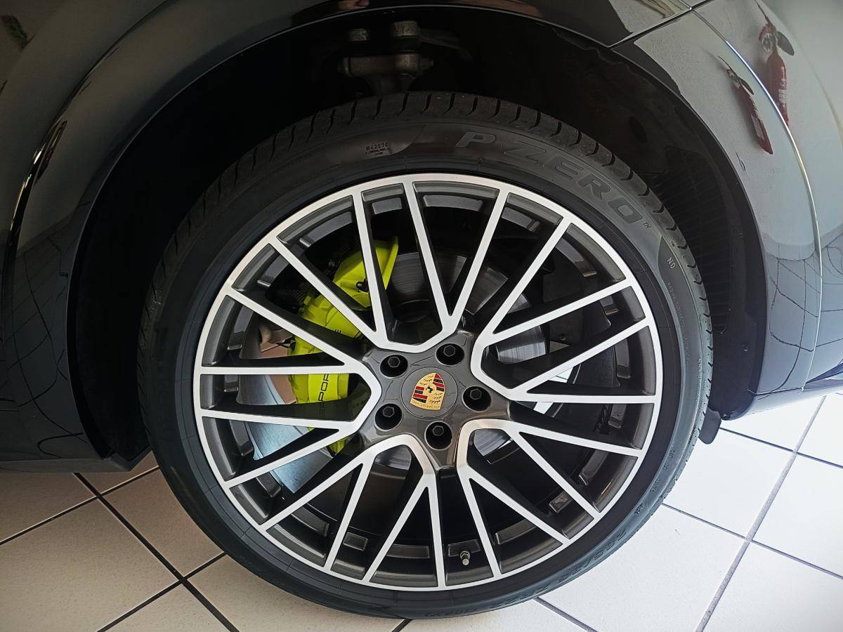 porsche-cayenne-2023-hibrido-a-gasolina-2995cc