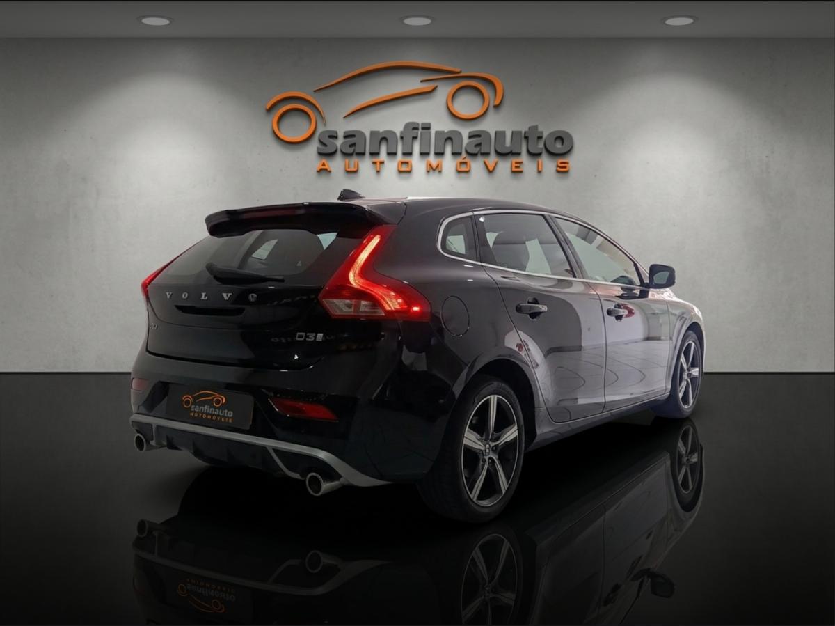 volvo-v40-2018-diesel-1969cc