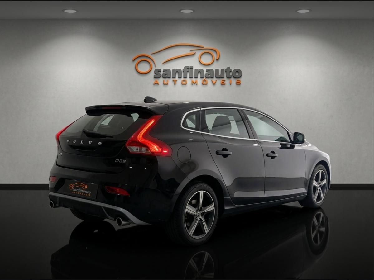volvo-v40-2018-diesel-1969cc