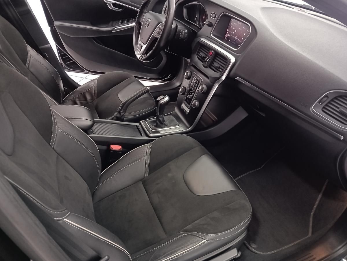 volvo-v40-2018-diesel-1969cc
