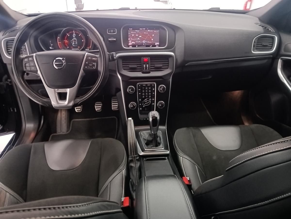 volvo-v40-2018-diesel-1969cc