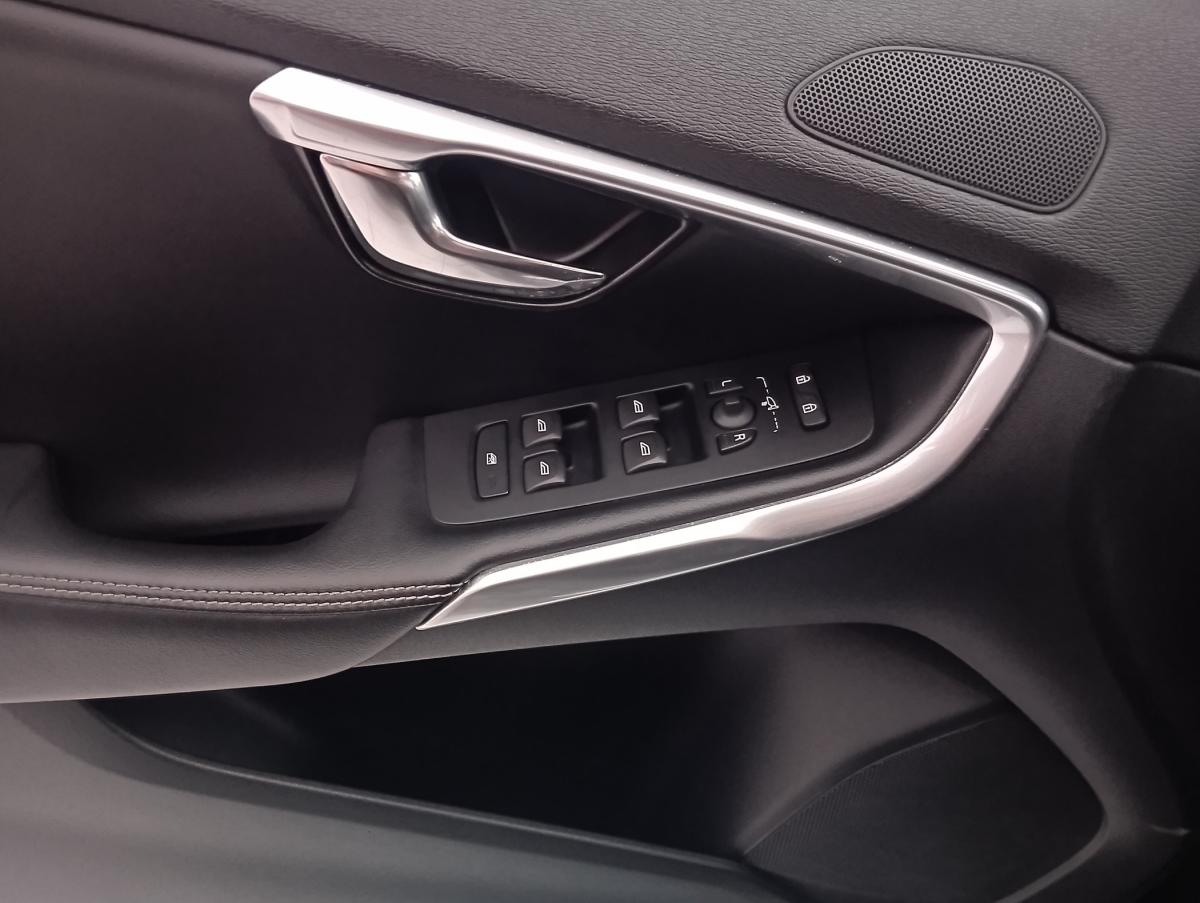 volvo-v40-2018-diesel-1969cc