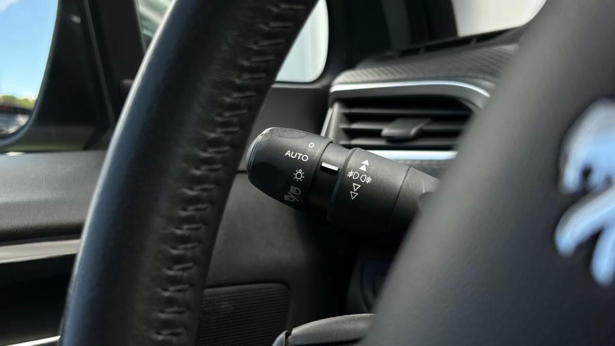 peugeot-208-2019-gasolina-1199cc
