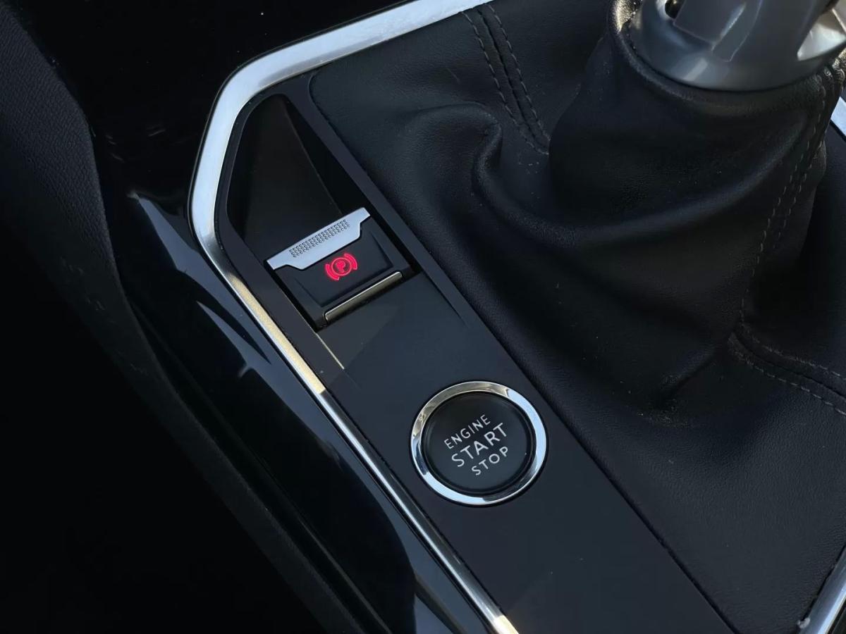 peugeot-5008-2019-diesel-1499cc