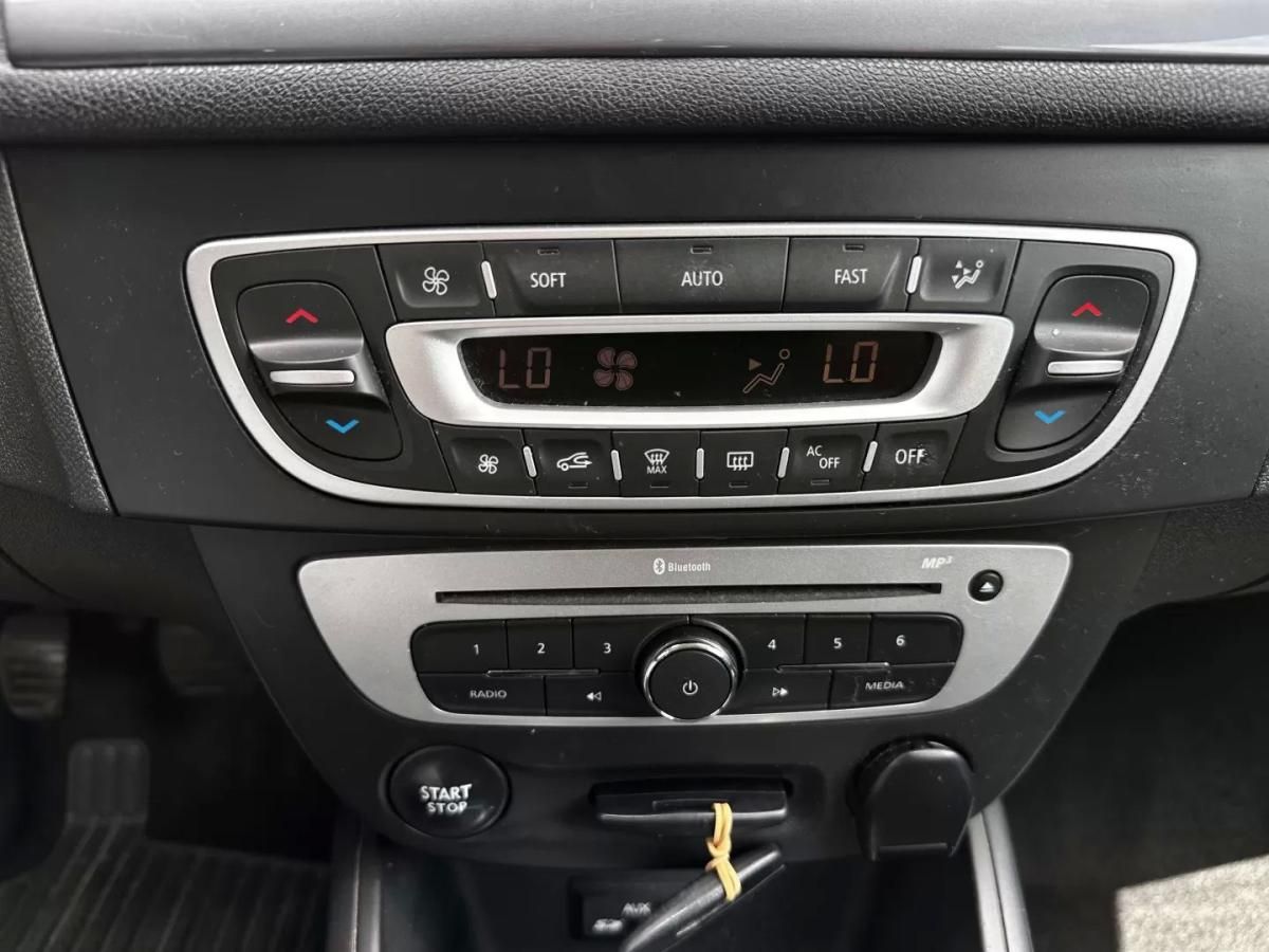 renault-megane-sport-tourer-2015-diesel-1461cc