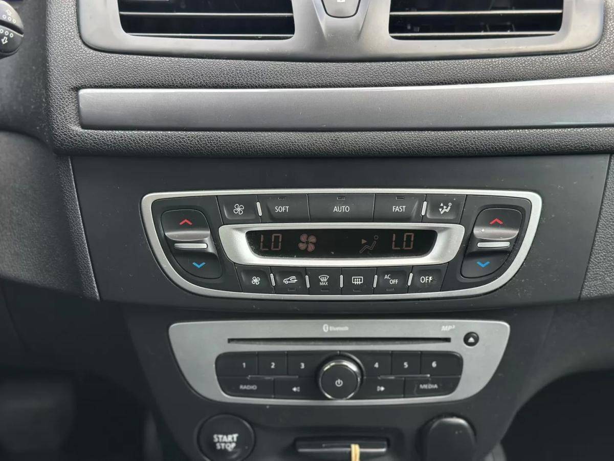 renault-megane-sport-tourer-2015-diesel-1461cc