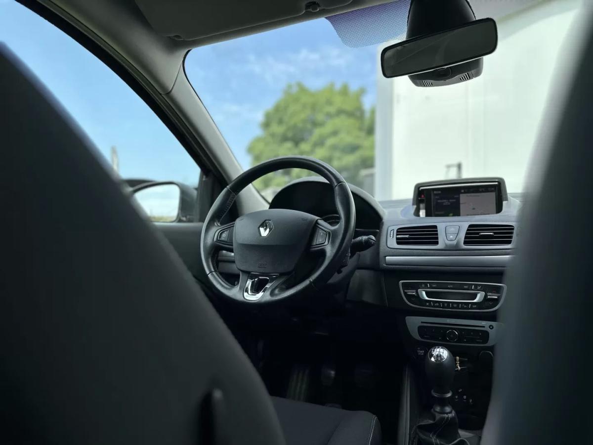 renault-megane-sport-tourer-2015-diesel-1461cc