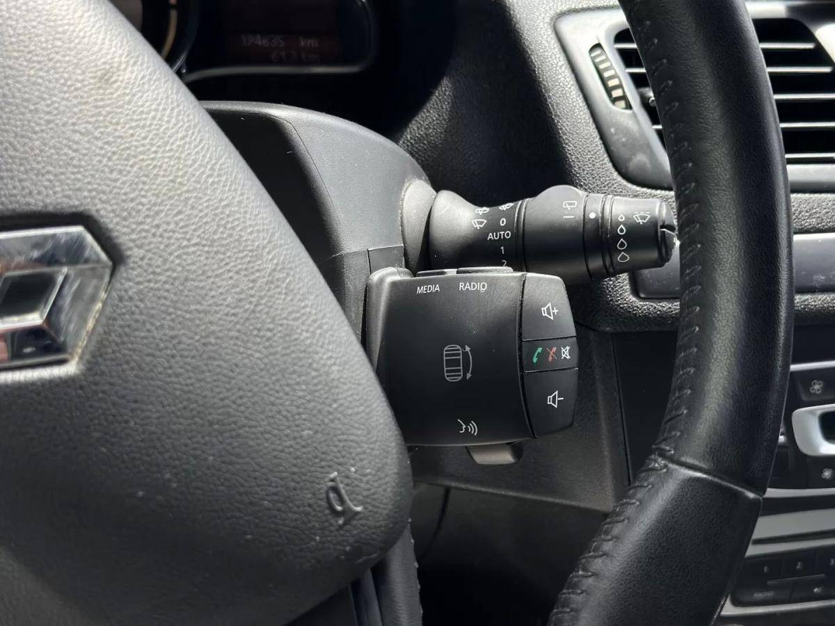 renault-megane-sport-tourer-2015-diesel-1461cc