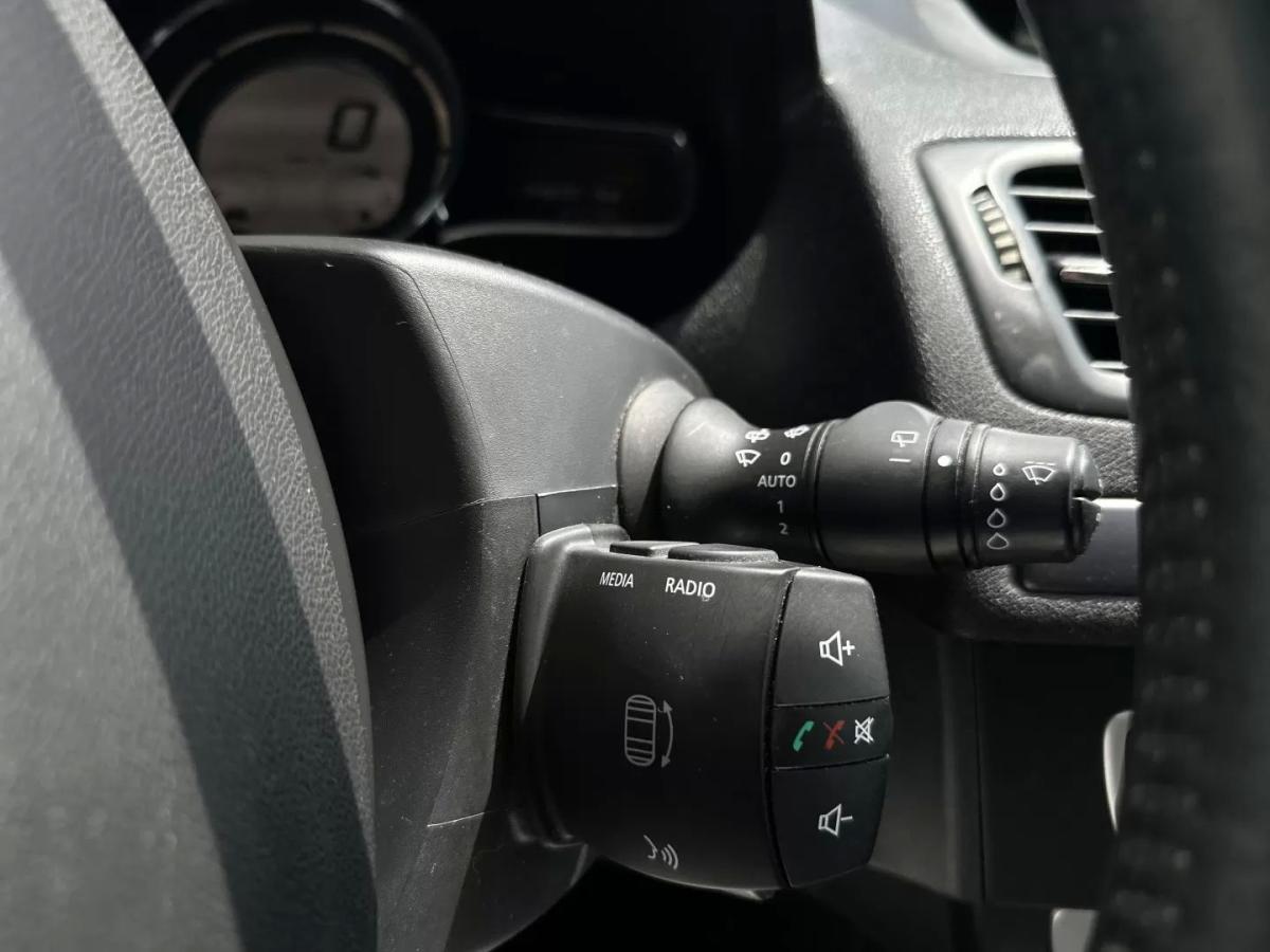 renault-megane-sport-tourer-2015-diesel-1461cc