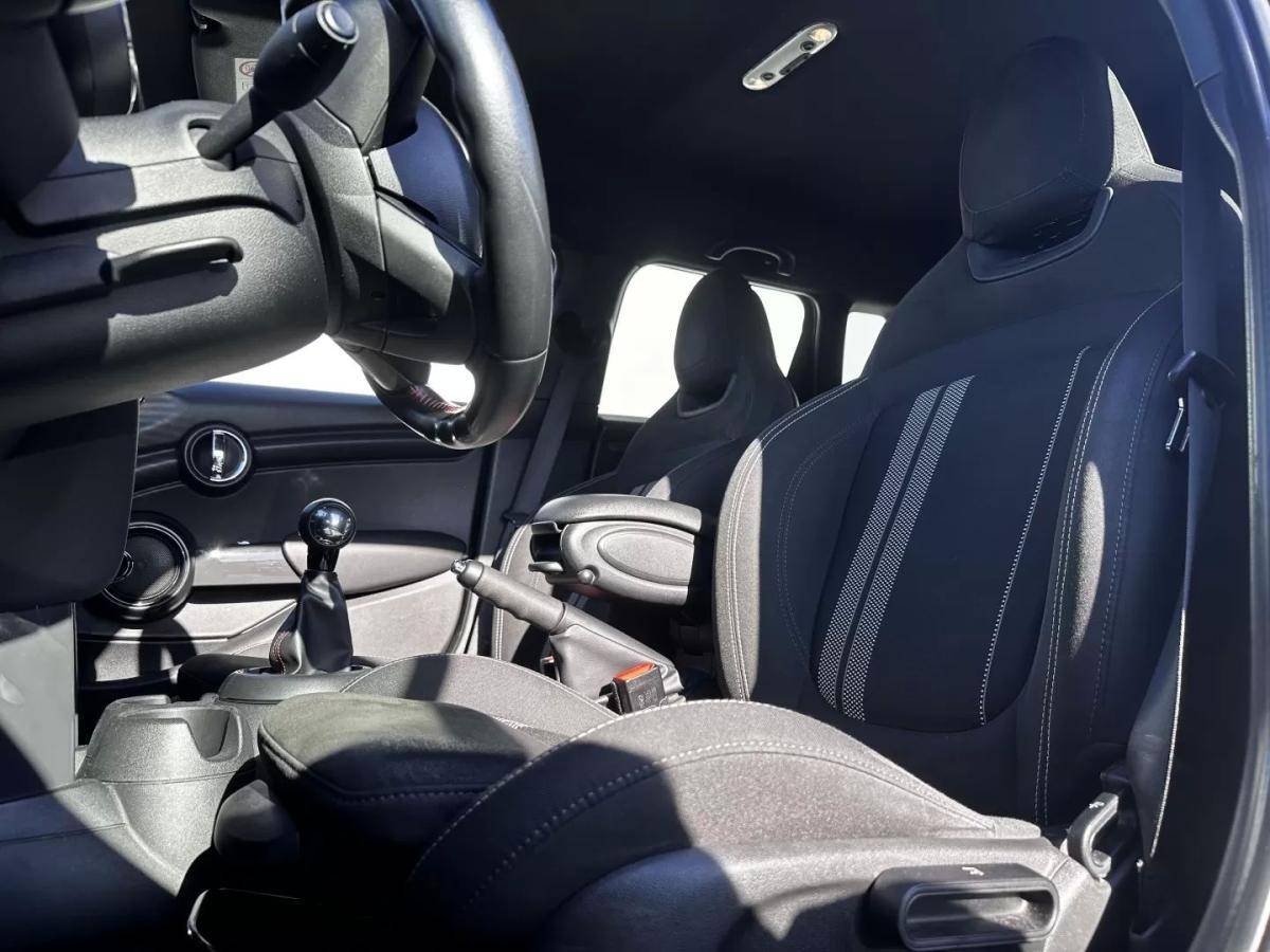 mini-cooper-d-2019-diesel-1496cc