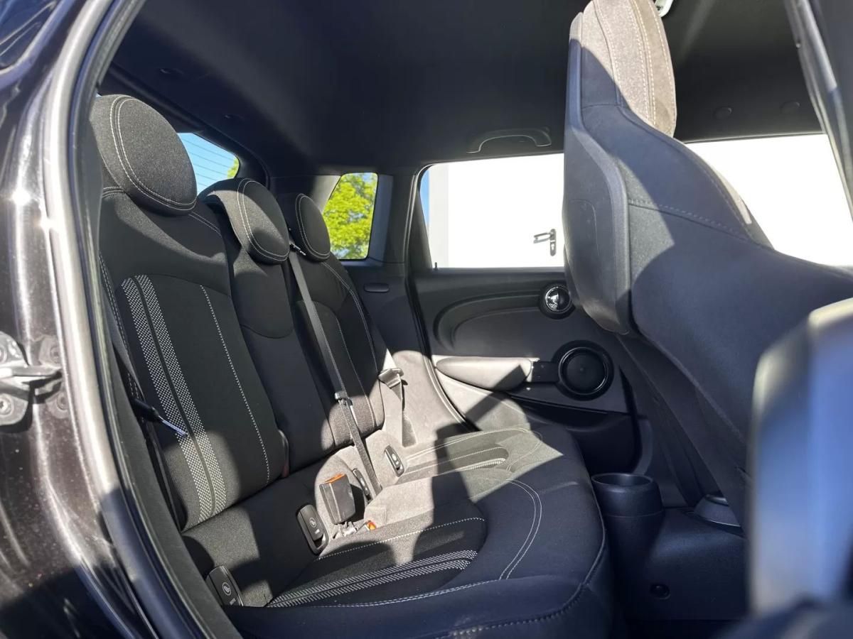 mini-cooper-d-2019-diesel-1496cc
