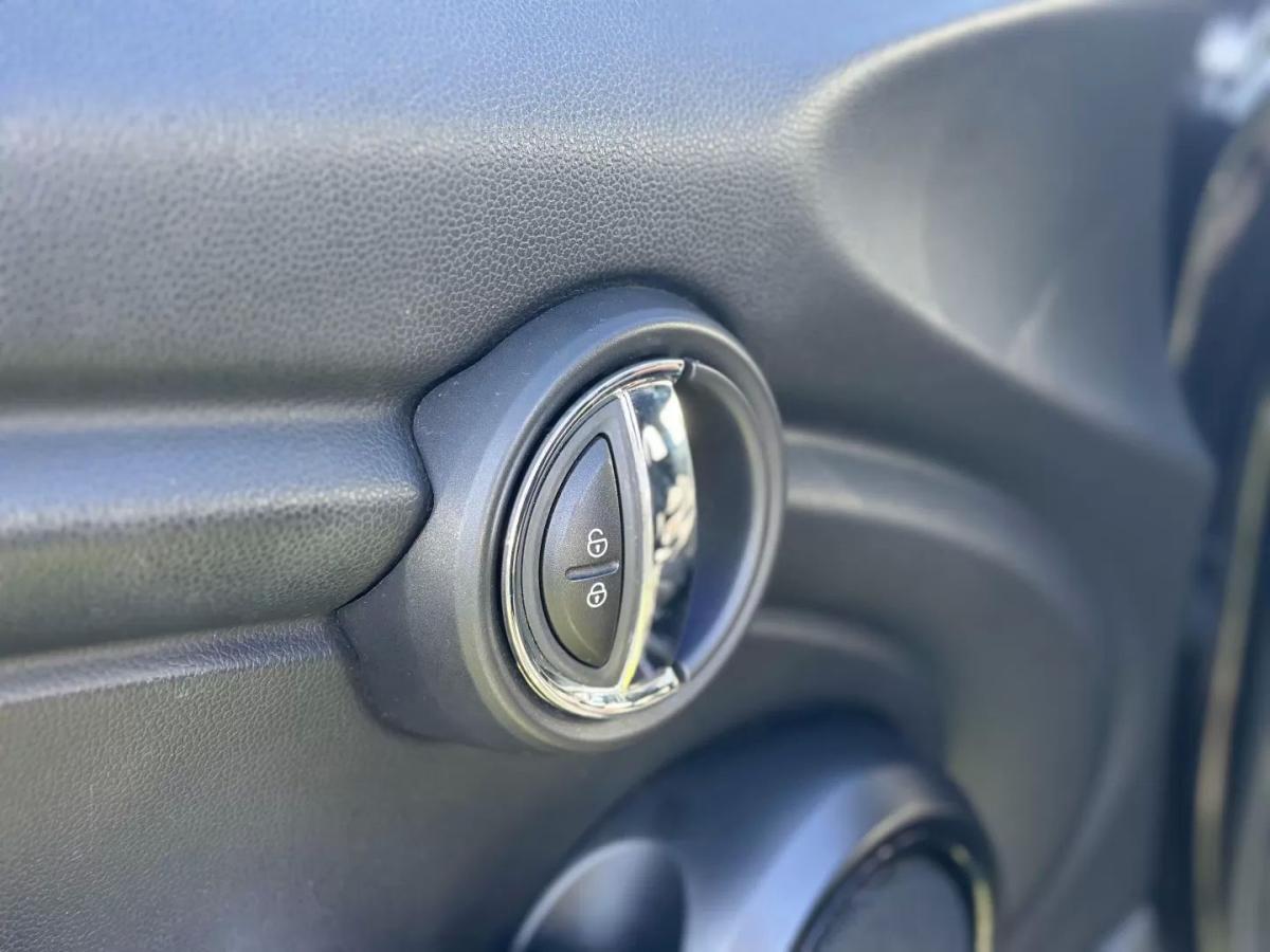 mini-cooper-d-2019-diesel-1496cc