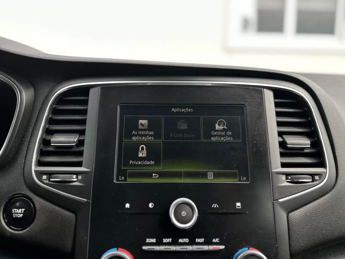 renault-megane-sport-tourer-2017-diesel-1461cc