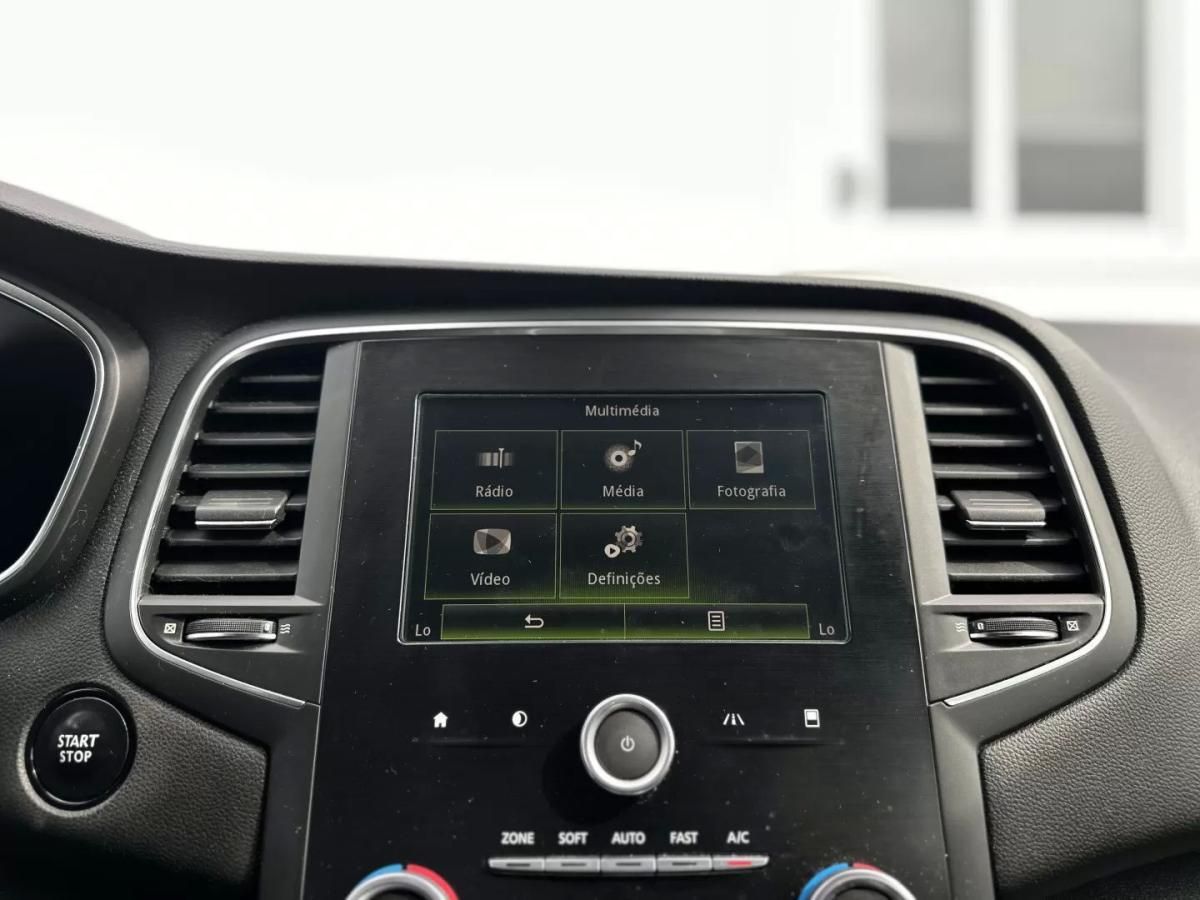 renault-megane-sport-tourer-2017-diesel-1461cc