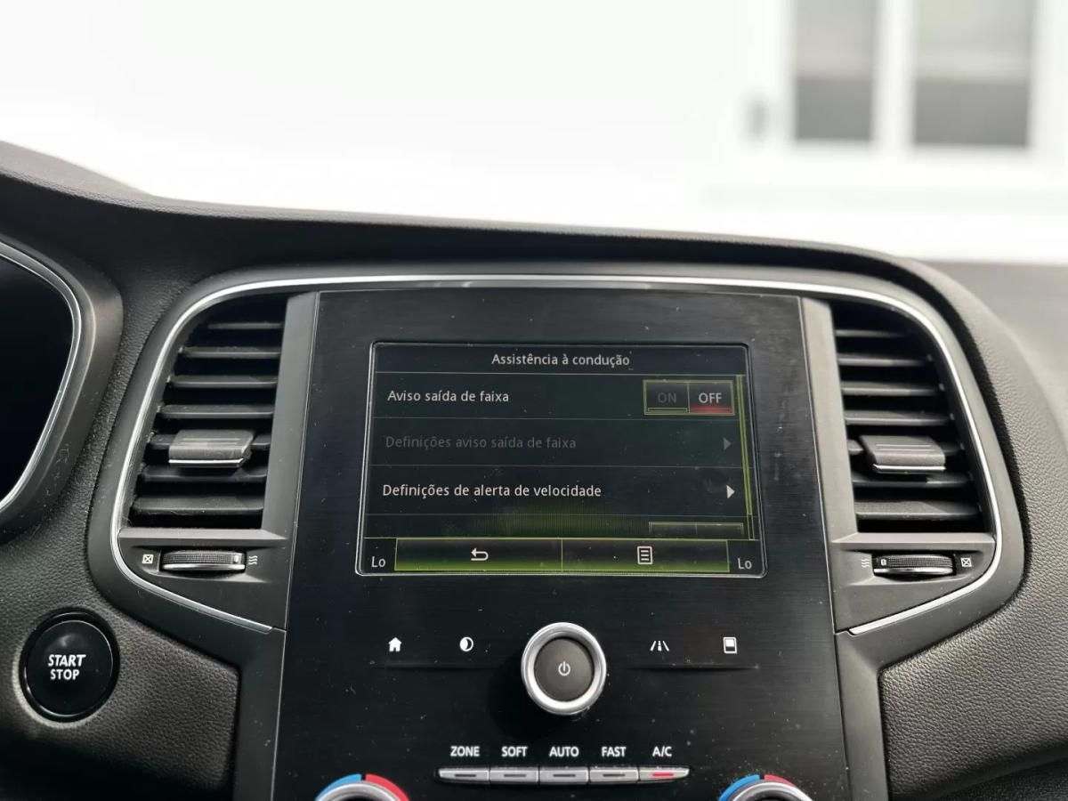 renault-megane-sport-tourer-2017-diesel-1461cc