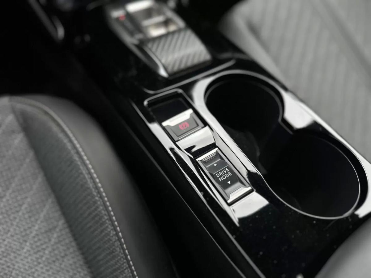 peugeot-2008-2024-gasolina-1199cc